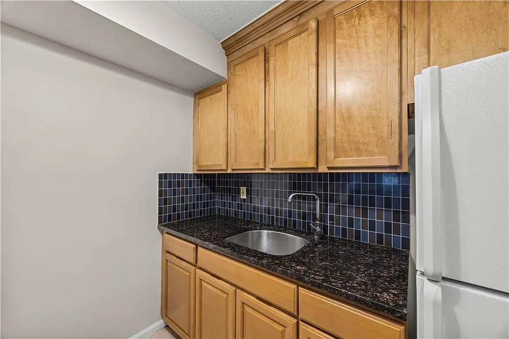 10842 Flatlands 9th St APT 25B - Photo 3