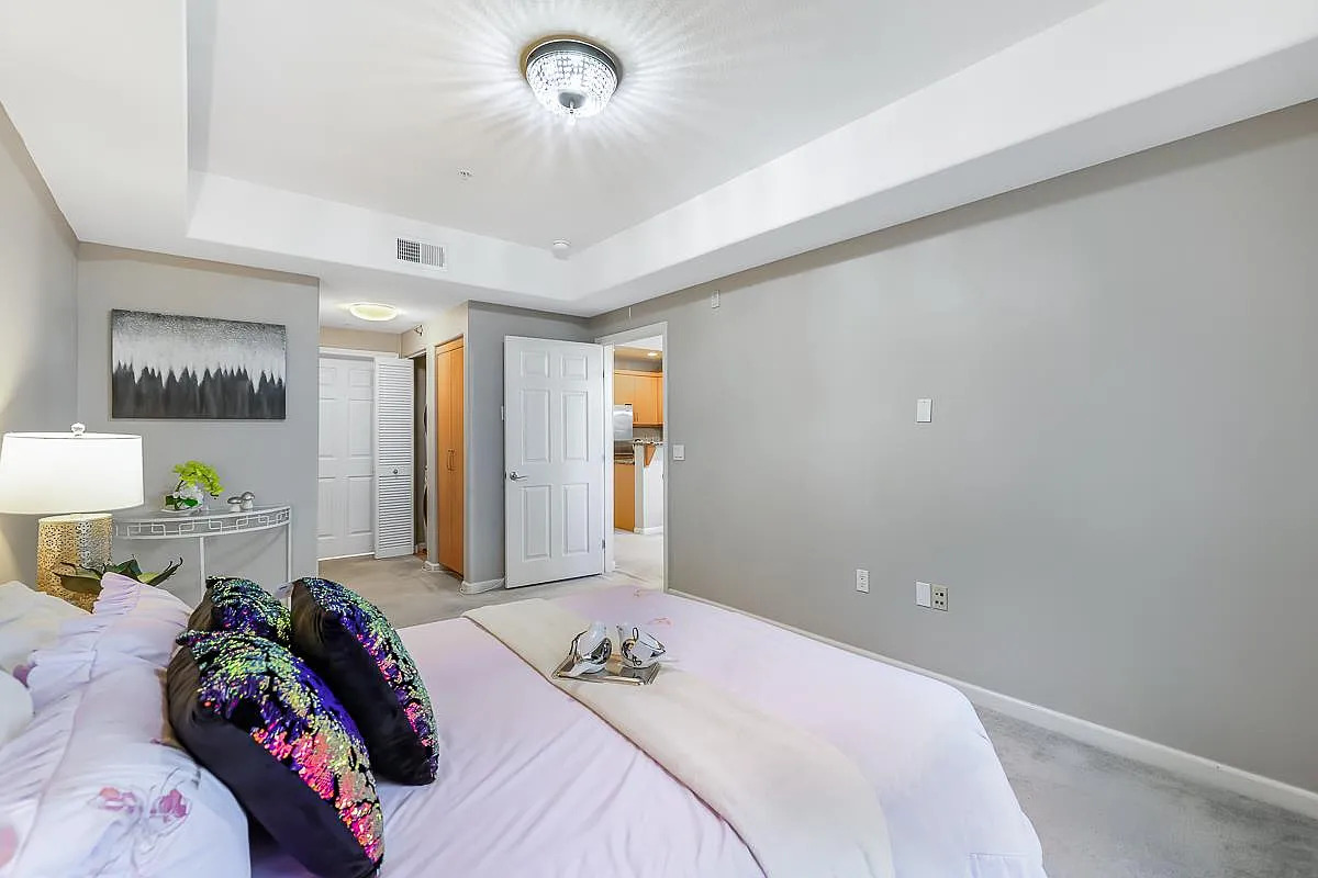 1101 S Main St - Photo 1