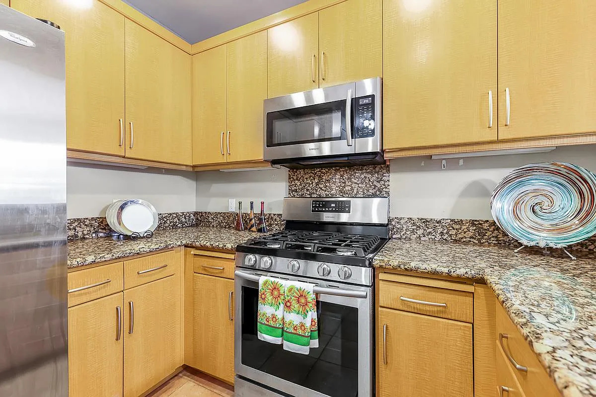 1101 S Main St - Photo 8