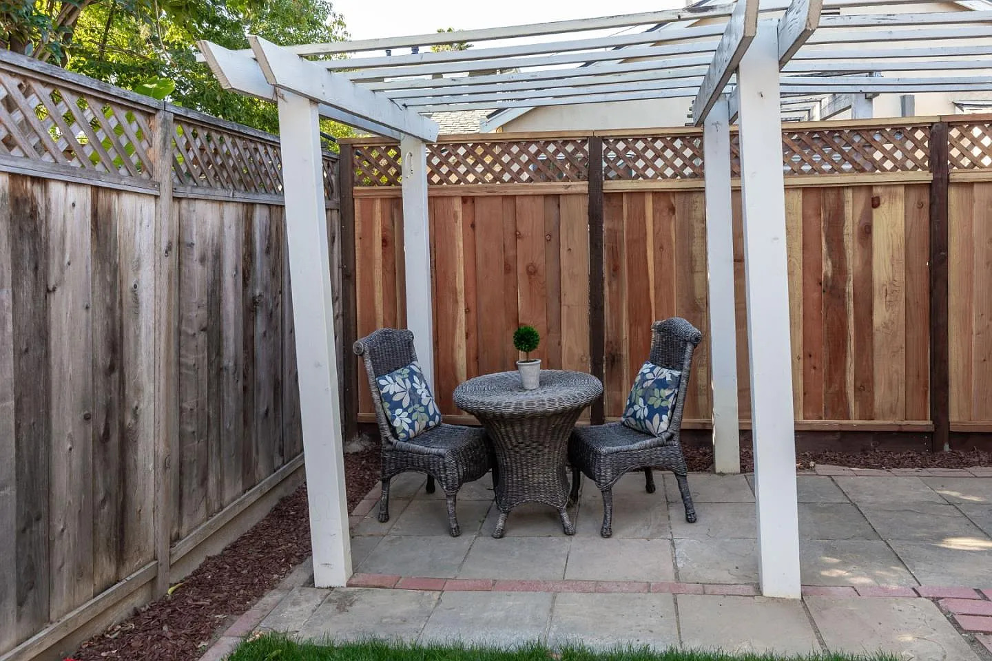 1385 Milton Way - Photo 10
