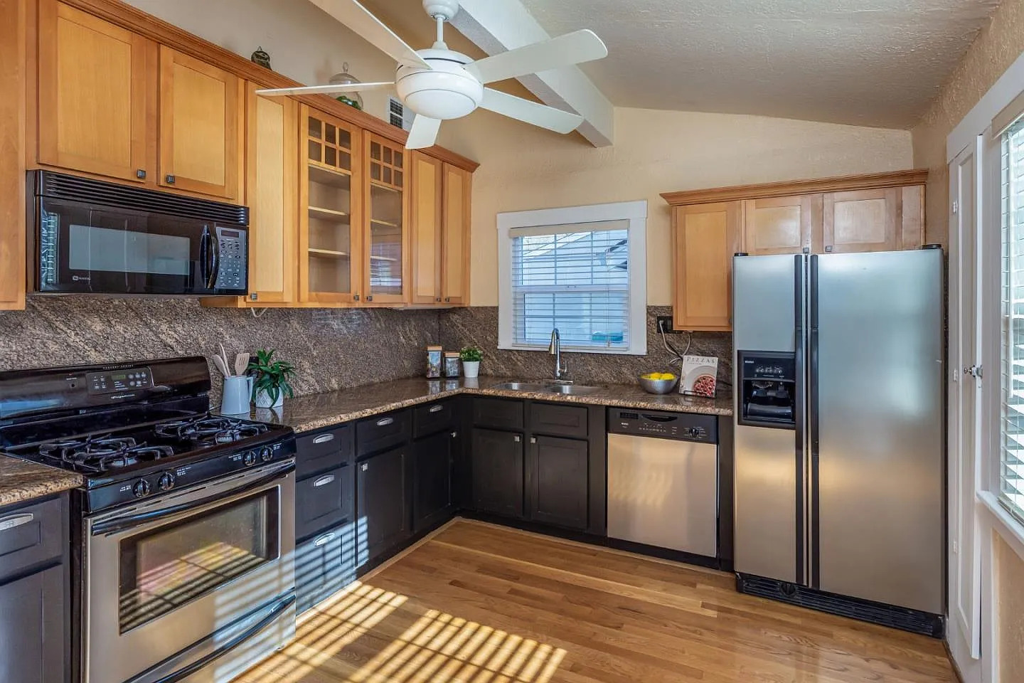 1385 Milton Way - Photo 15