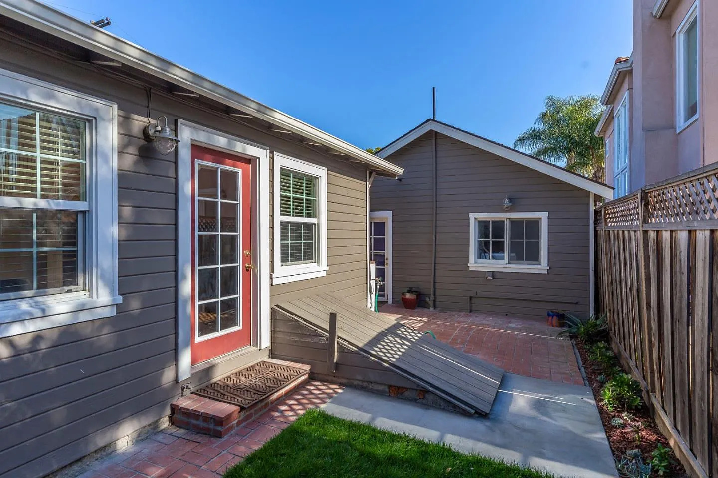 1385 Milton Way - Photo 2