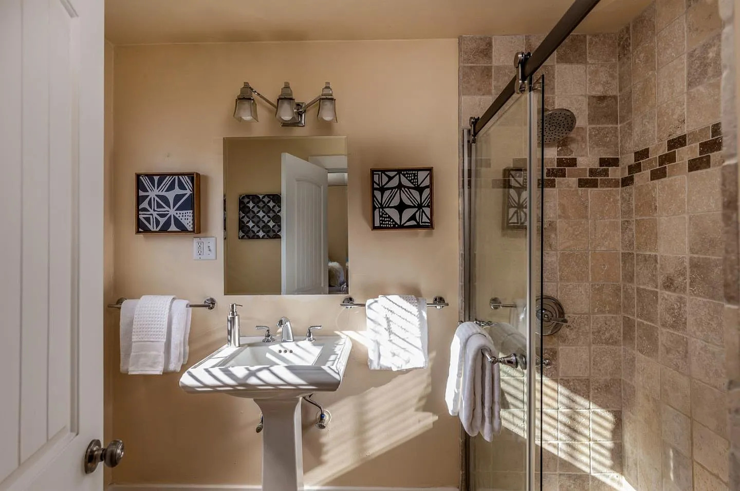 1385 Milton Way - Photo 8