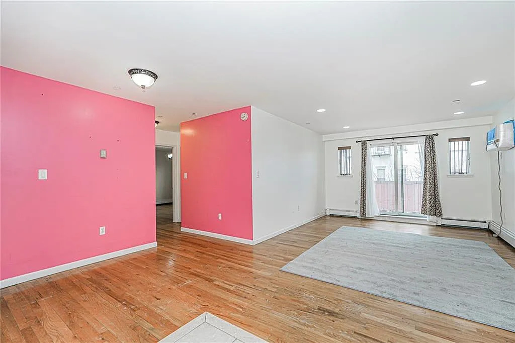 1838 W 13th St - Photo 2