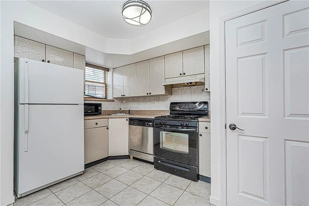 1838 W 13th St - Photo 4