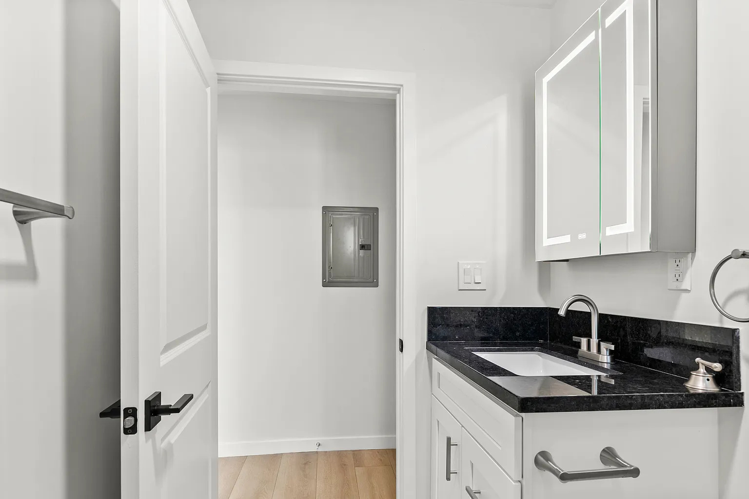 1902 N Hollywood Way - Photo 12