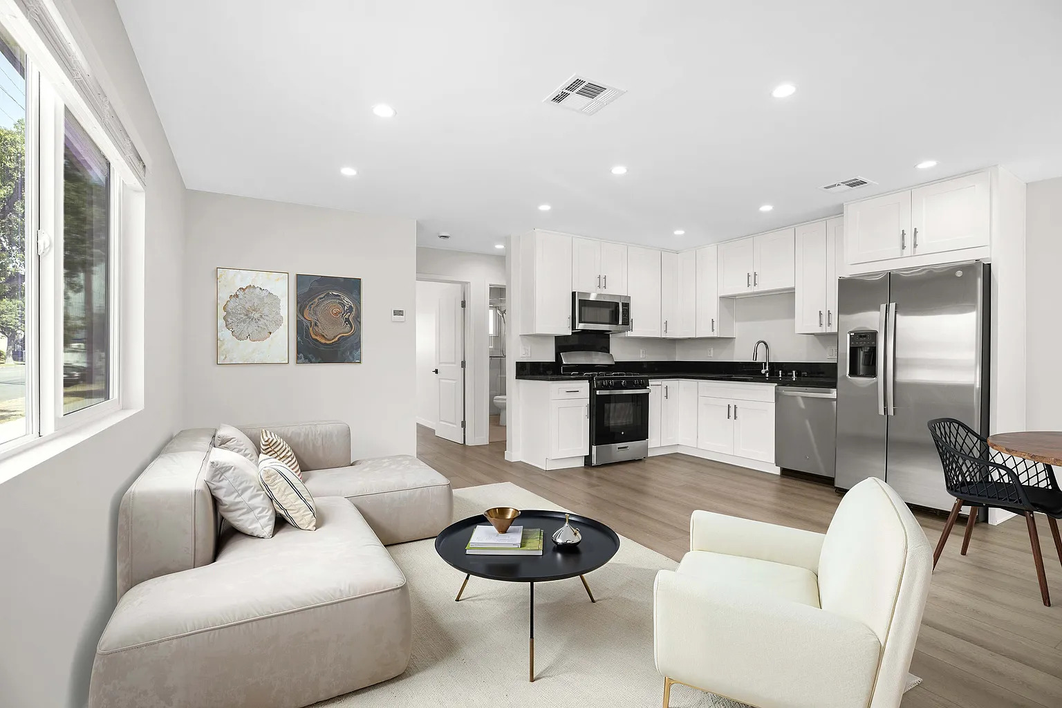 1902 N Hollywood Way - Photo 2