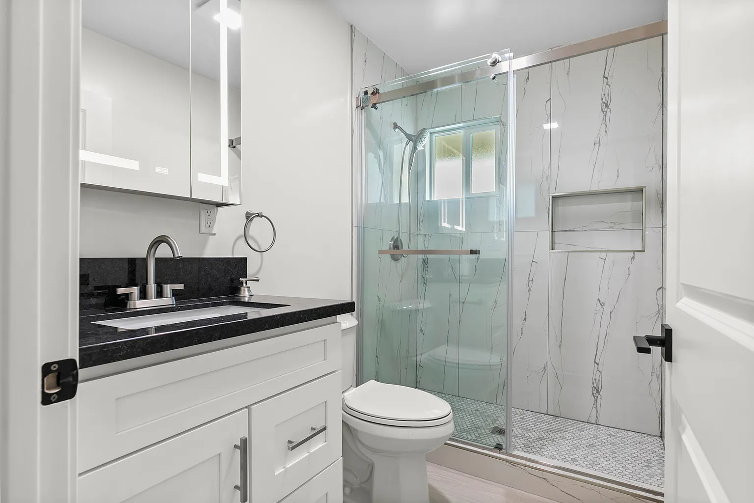 1902 N Hollywood Way - Photo 5