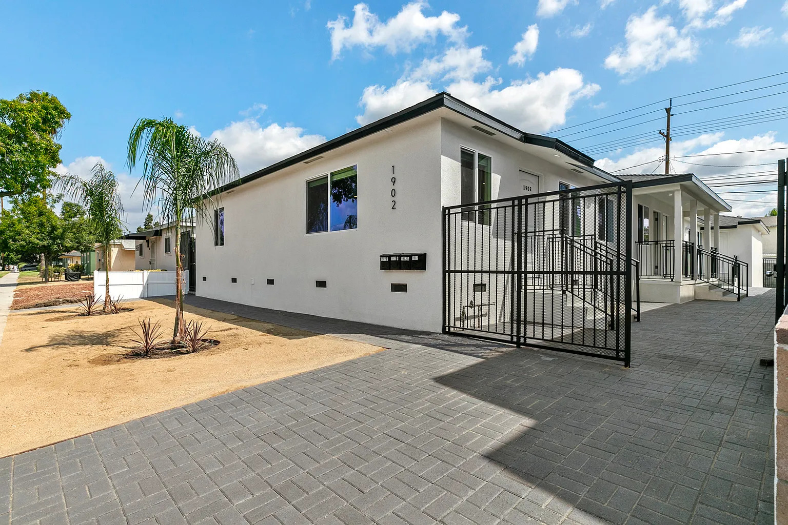 1902 N Hollywood Way - Photo 7
