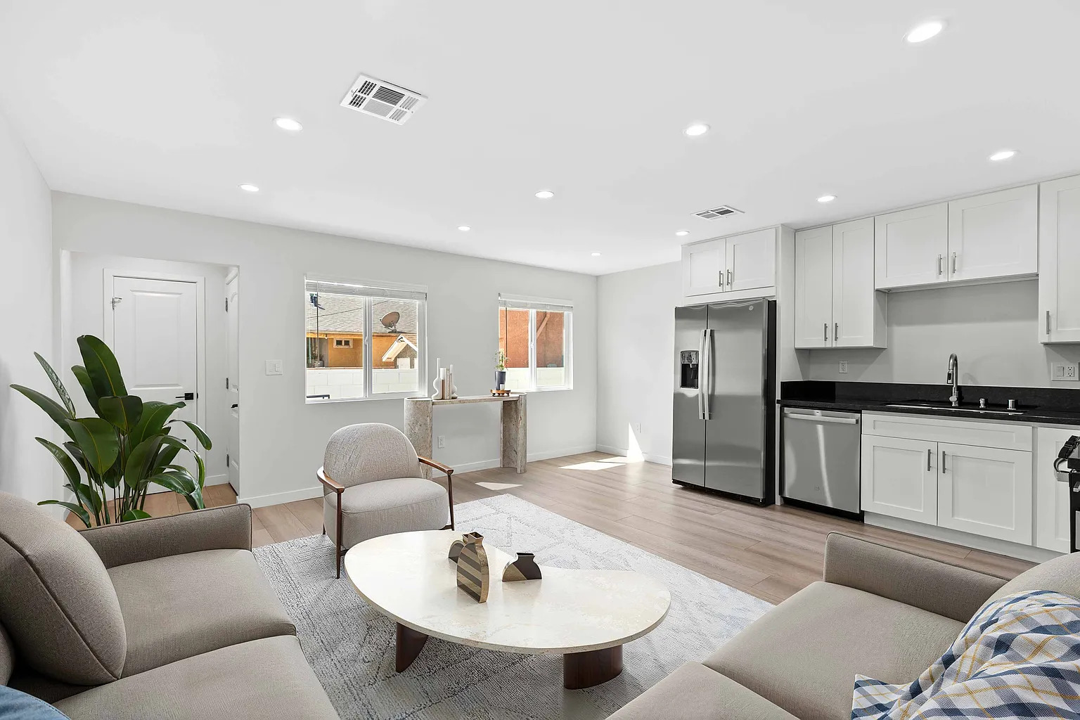 1902 N Hollywood Way - Photo 9