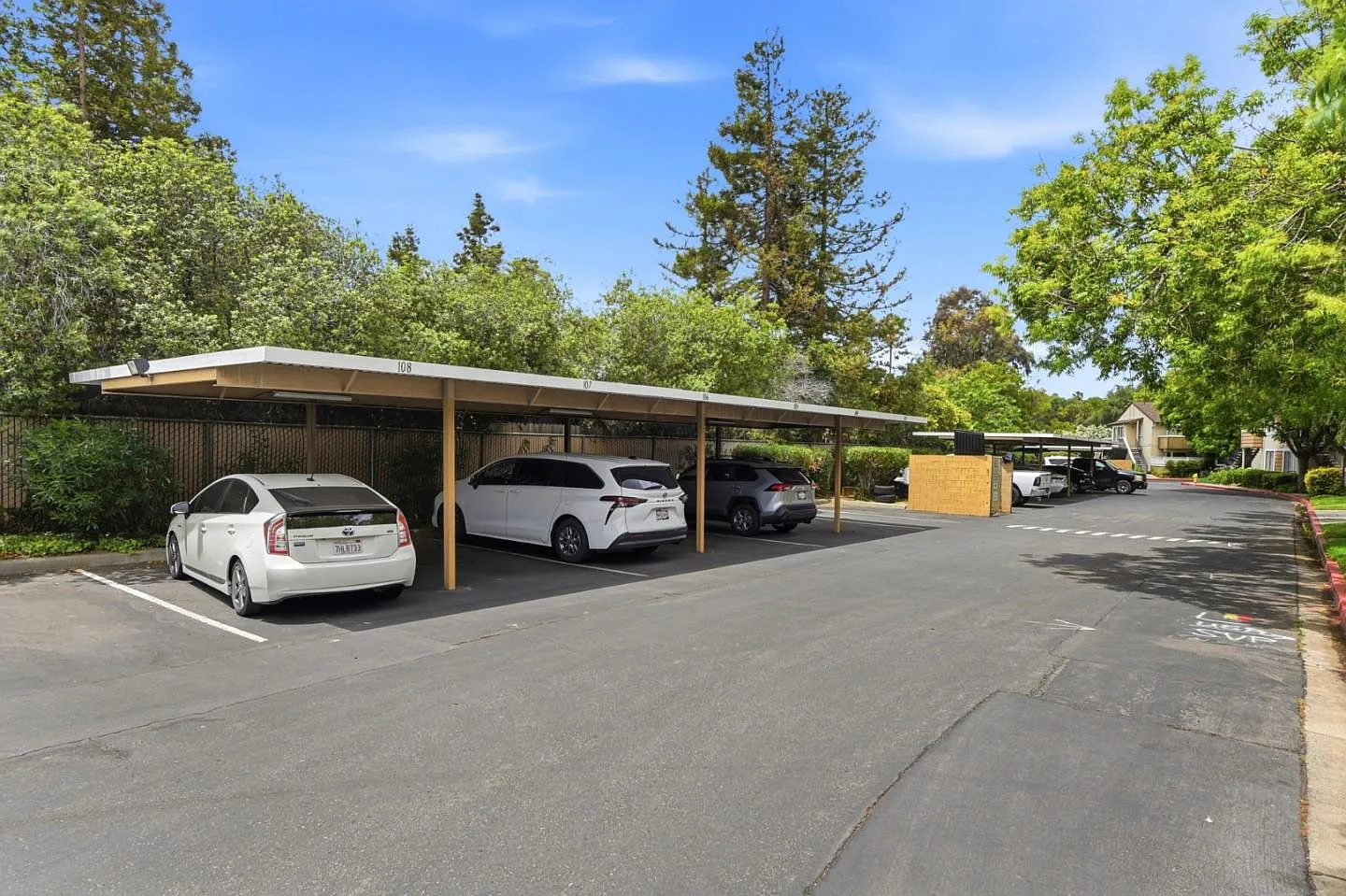 2386 Balme Dr - Photo 1