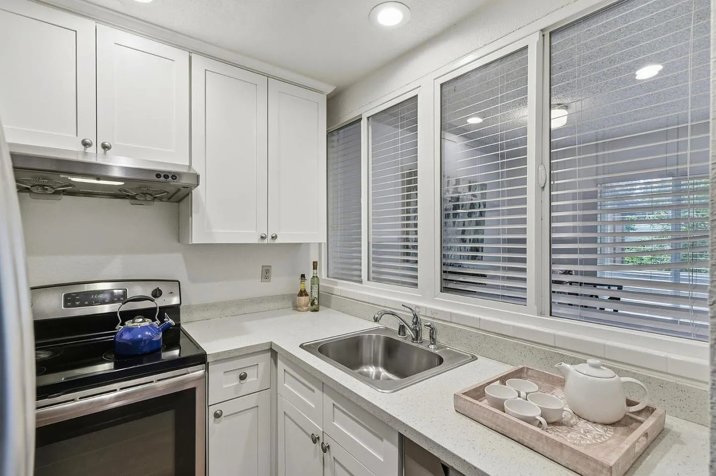 2386 Balme Dr - Photo 5