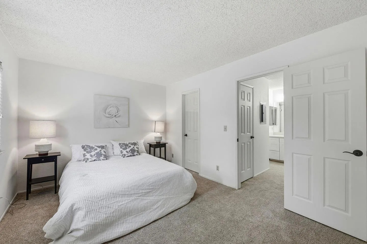 2386 Balme Dr - Photo 2