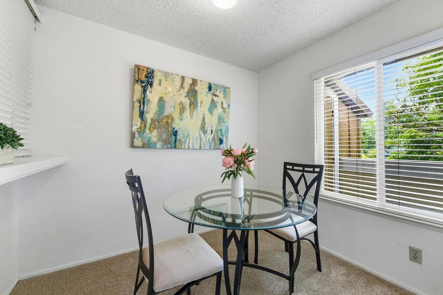 2386 Balme Dr - Photo 4