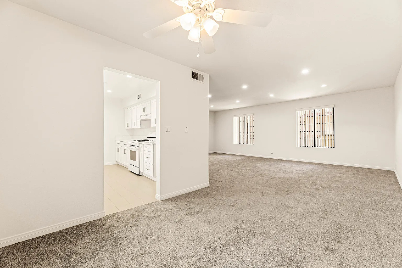 260 S 6th St - Photo 14