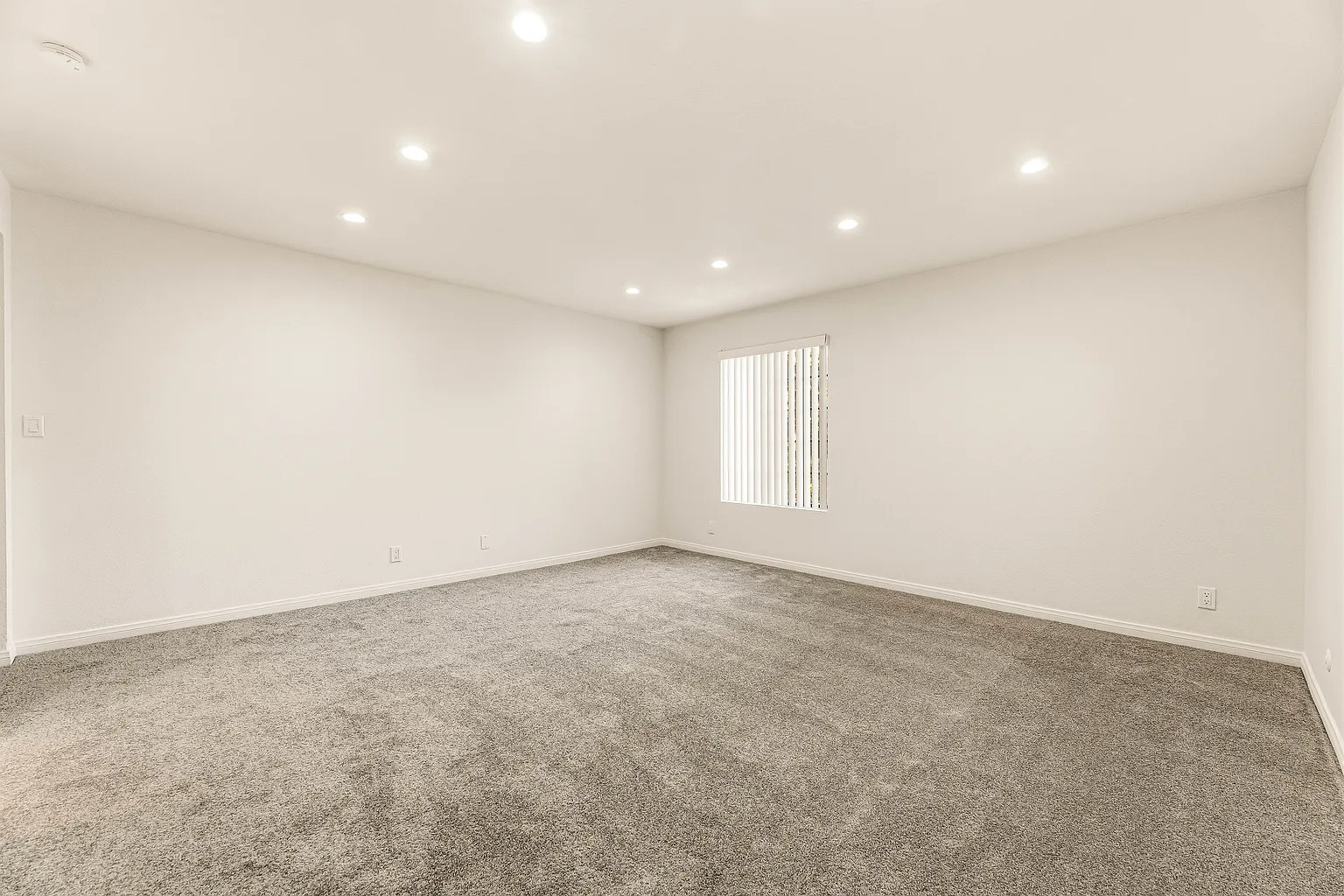 260 S 6th St - Photo 5