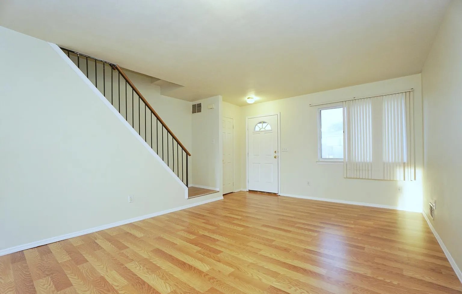 26 Roosevelt Ave - Photo 5