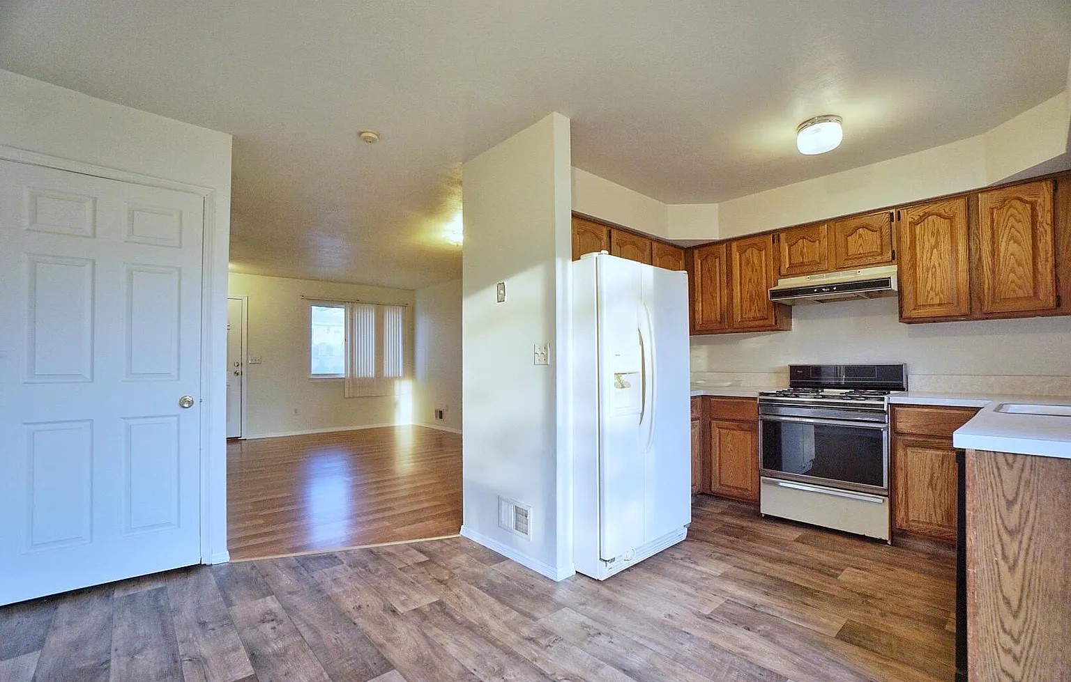 26 Roosevelt Ave - Photo 1