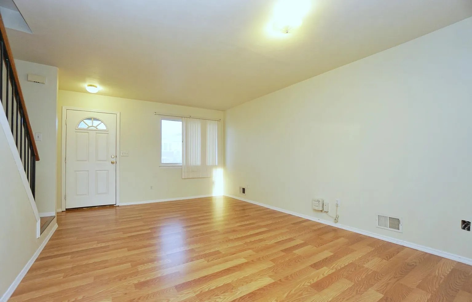 26 Roosevelt Ave - Photo 2