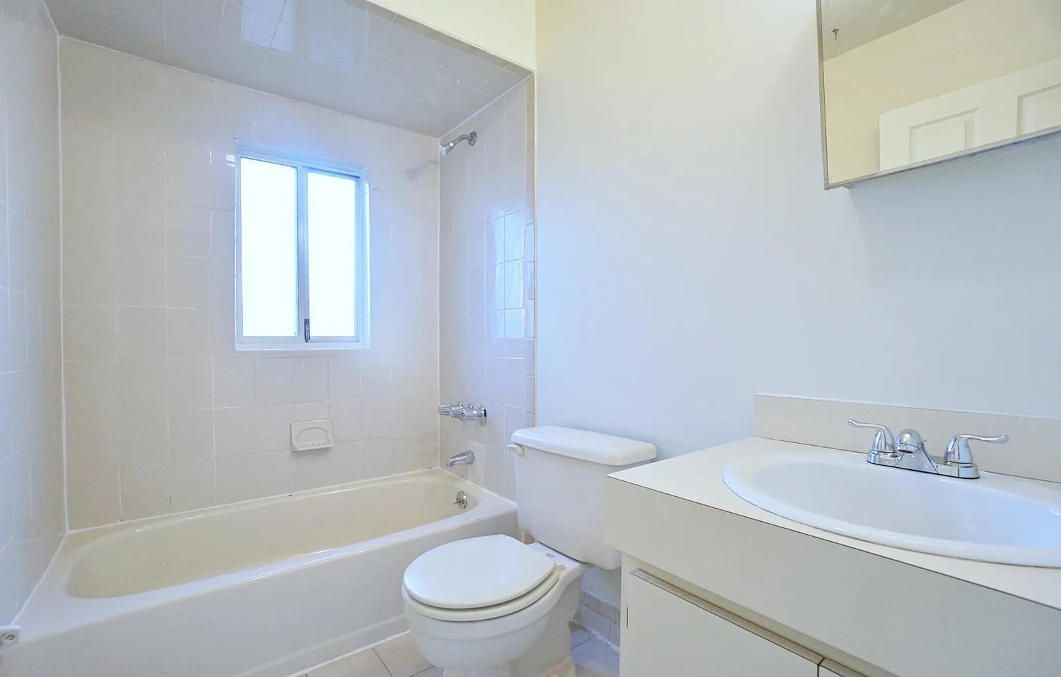 26 Roosevelt Ave - Photo 3