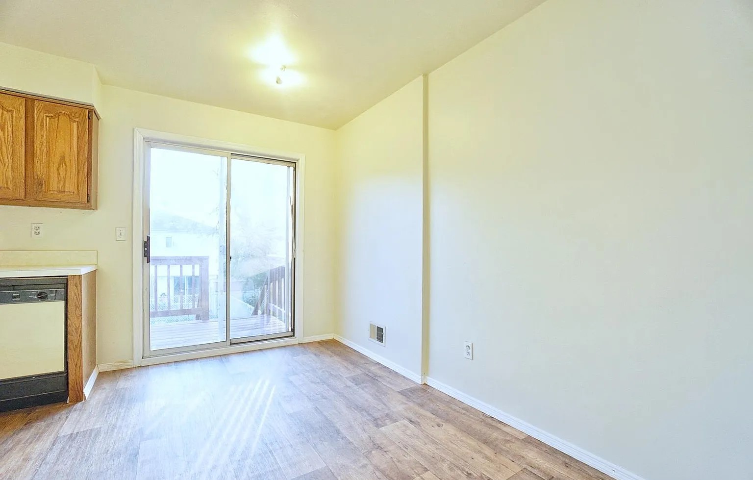 26 Roosevelt Ave - Photo 4