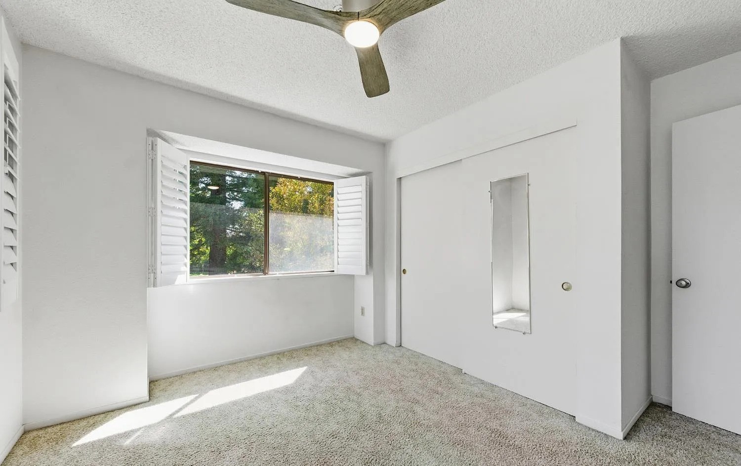 2 Village Parkway - Photo 10