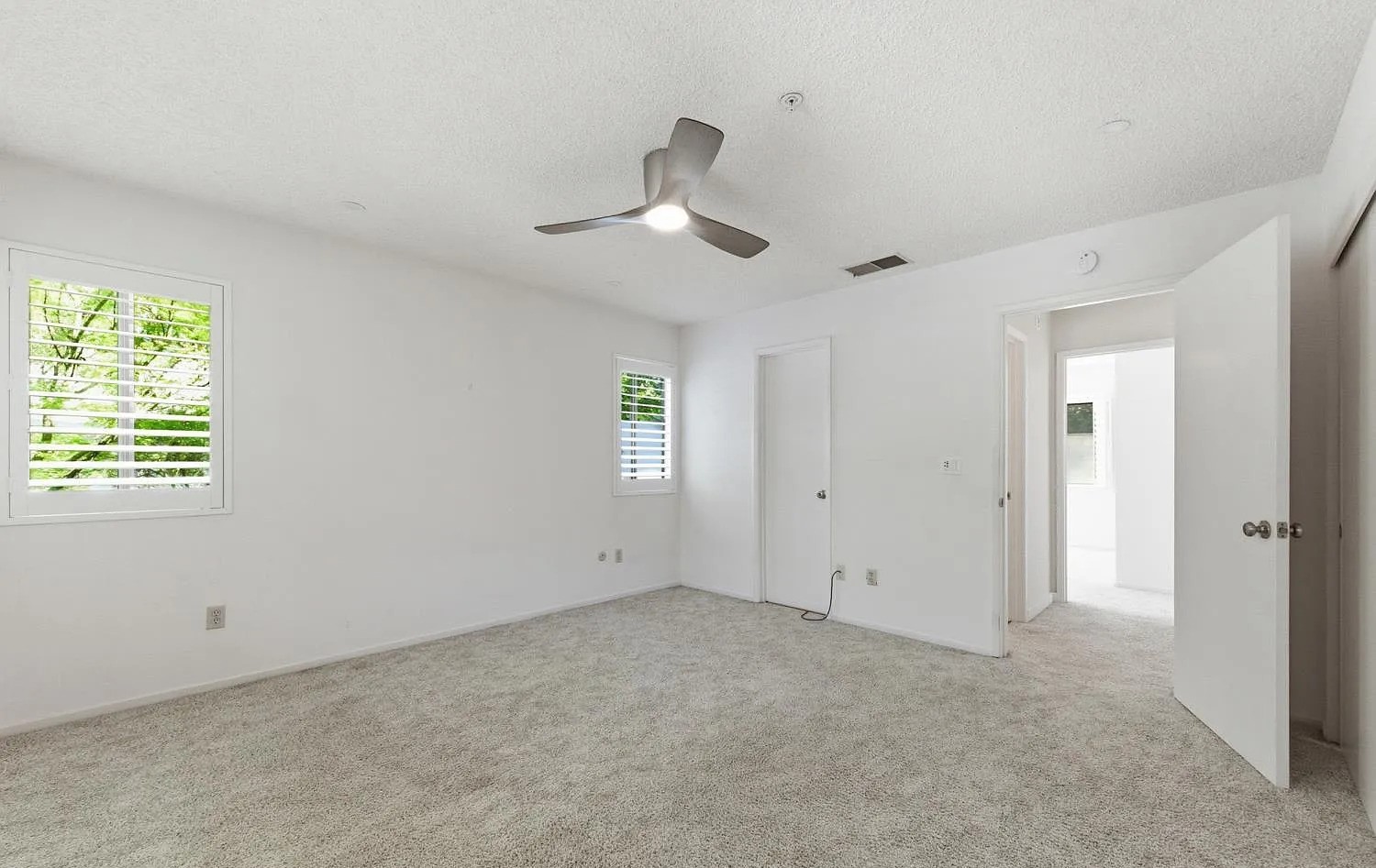 2 Village Parkway - Photo 11