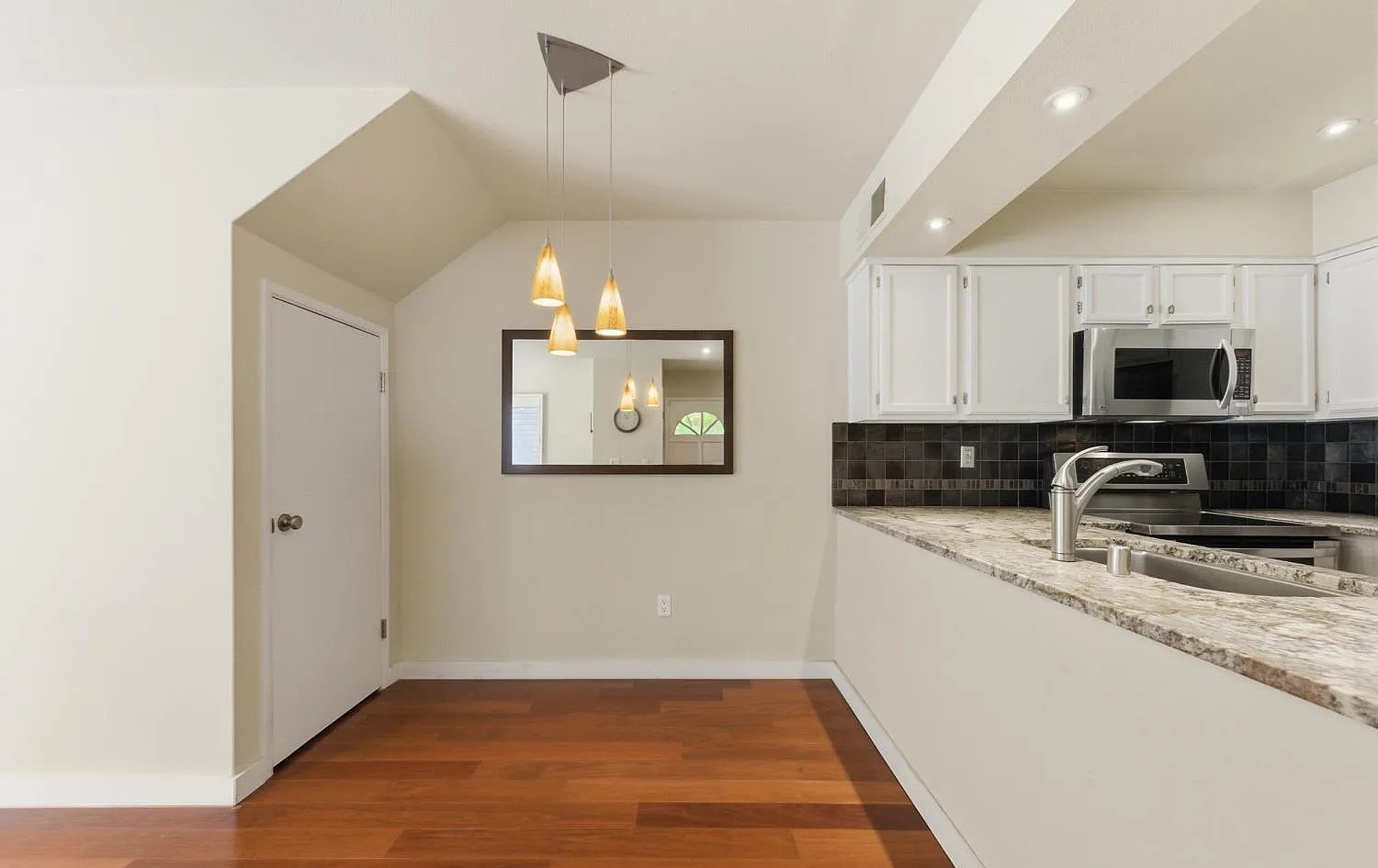 2 Village Parkway - Photo 16