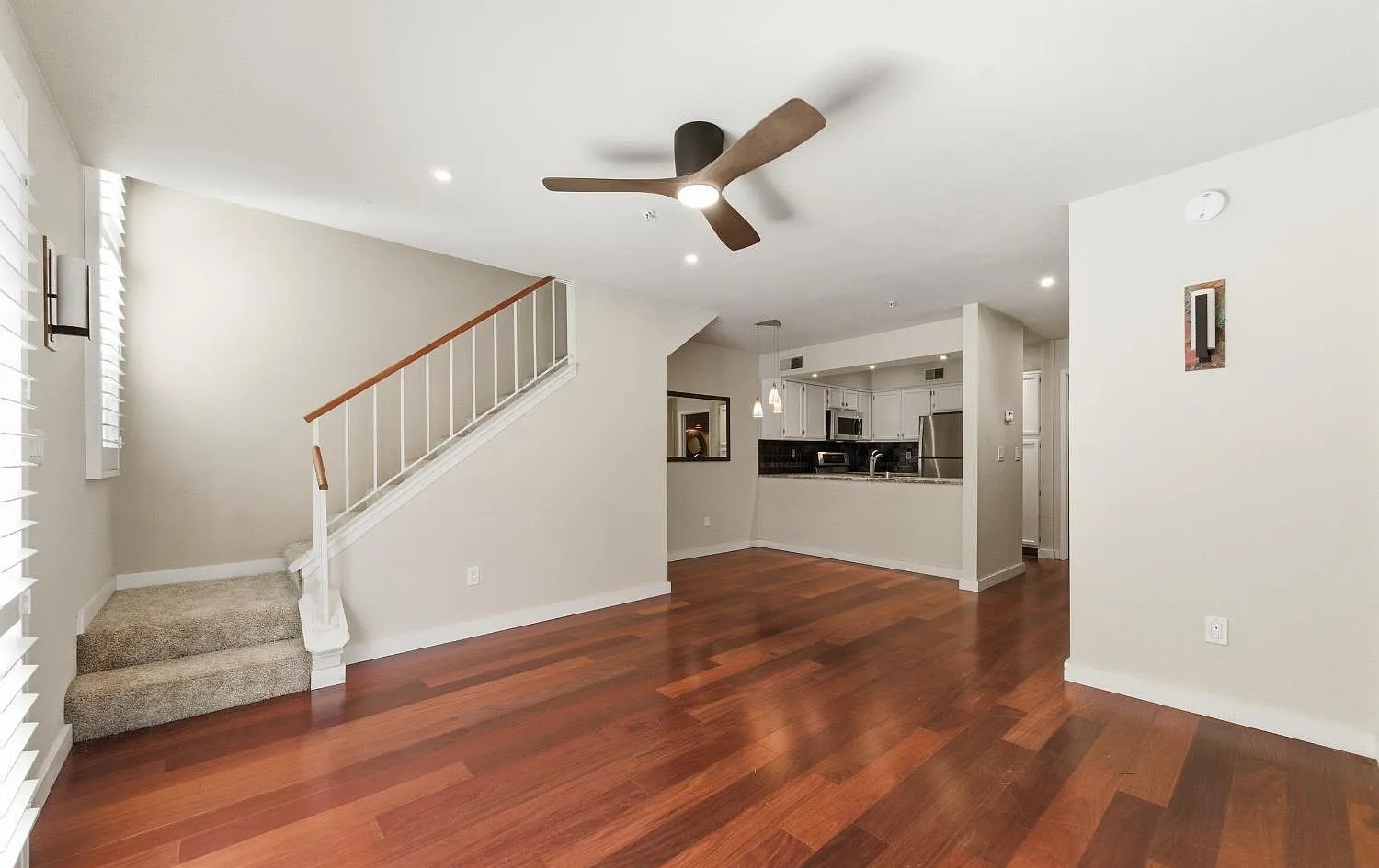 2 Village Parkway - Photo 4