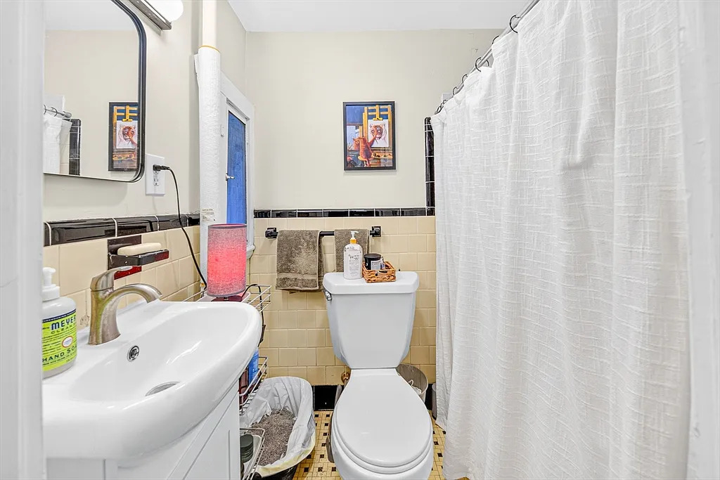 324 Chestnut Hill Ave - Photo 2
