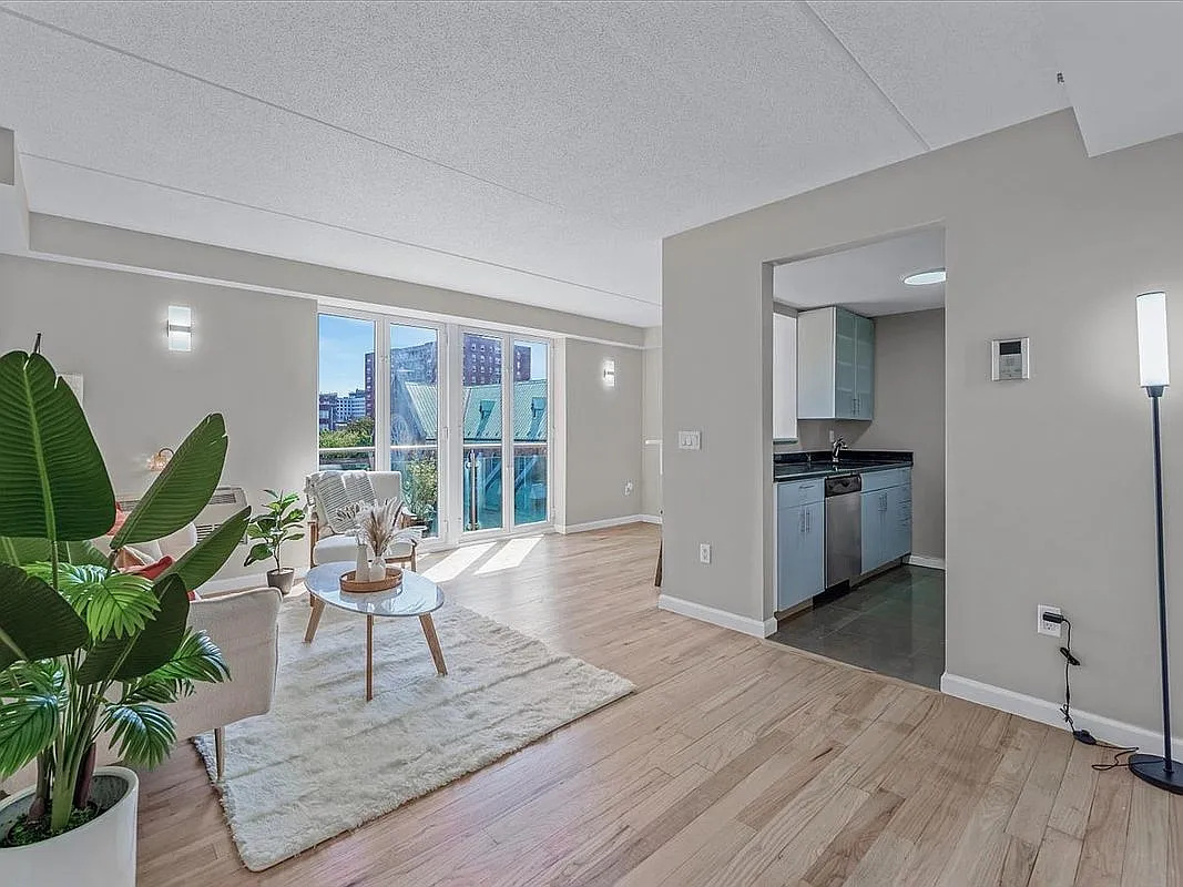88-20 Parsons Blvd - Photo 14
