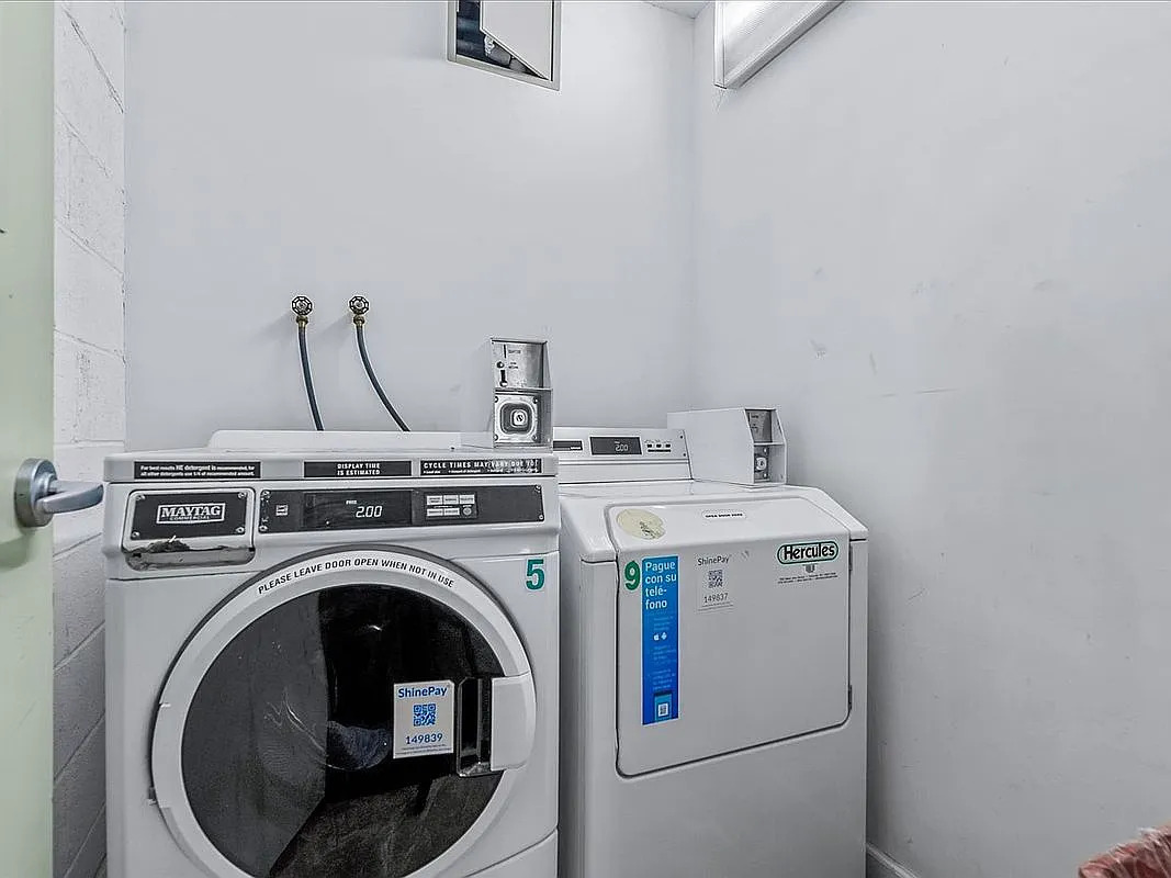 88-20 Parsons Blvd - Photo 16