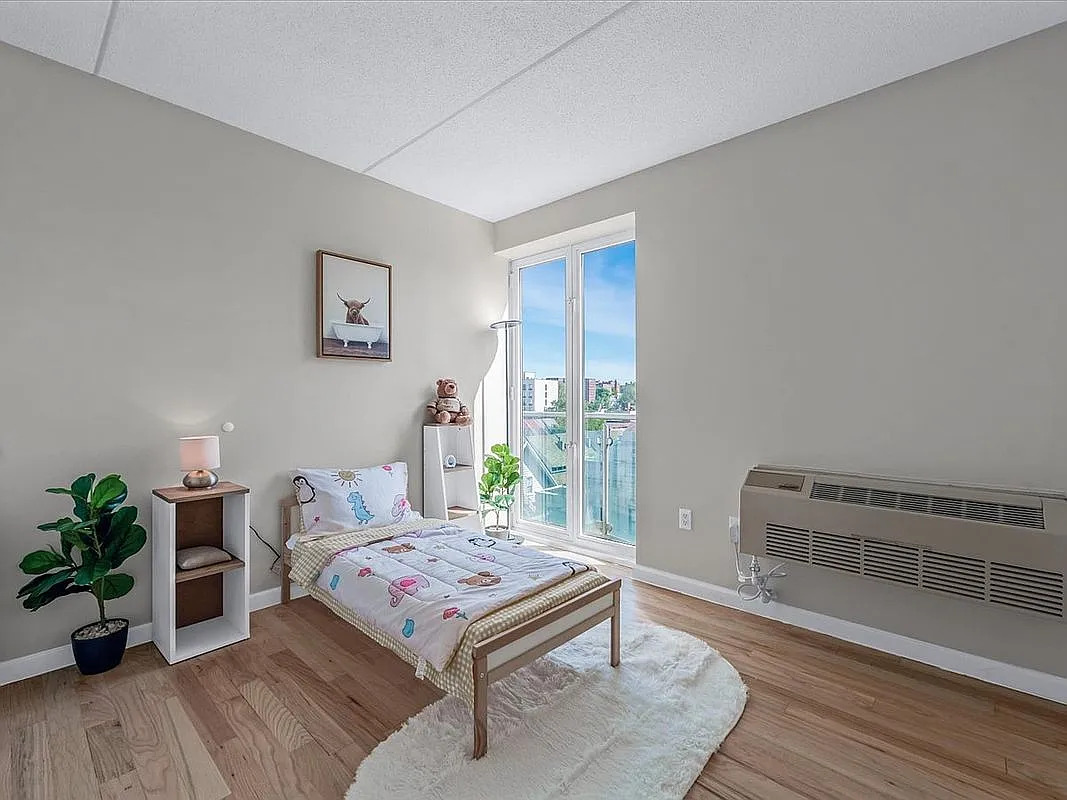 88-20 Parsons Blvd - Photo 9