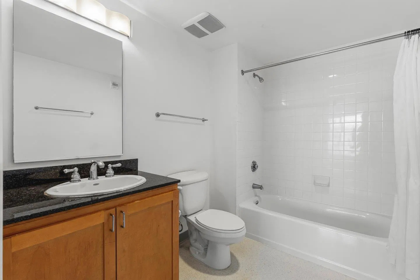 888 7th St - Photo 1