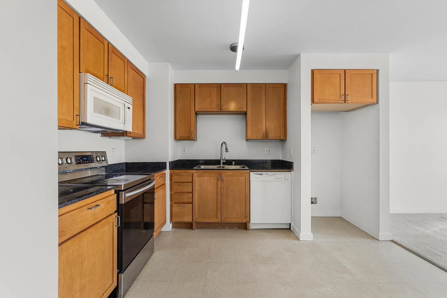 888 7th St - Photo 2